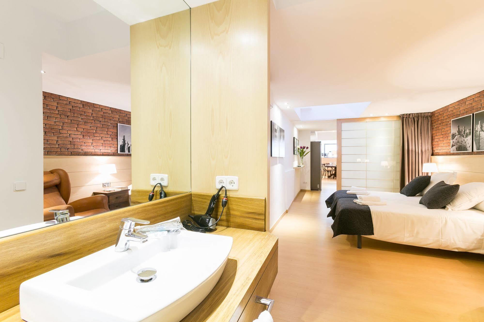 ברצלונה Serennia Cest Apartamentos Arc De Triomf מראה חיצוני תמונה