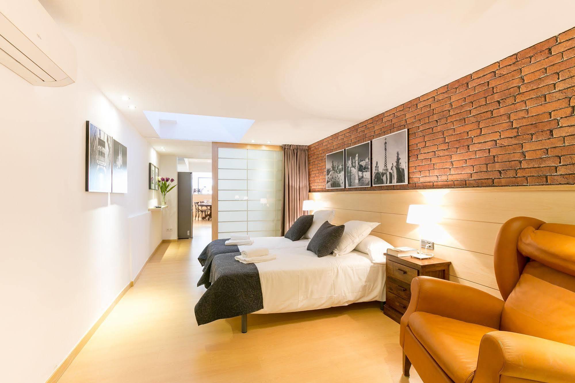 ברצלונה Serennia Cest Apartamentos Arc De Triomf מראה חיצוני תמונה